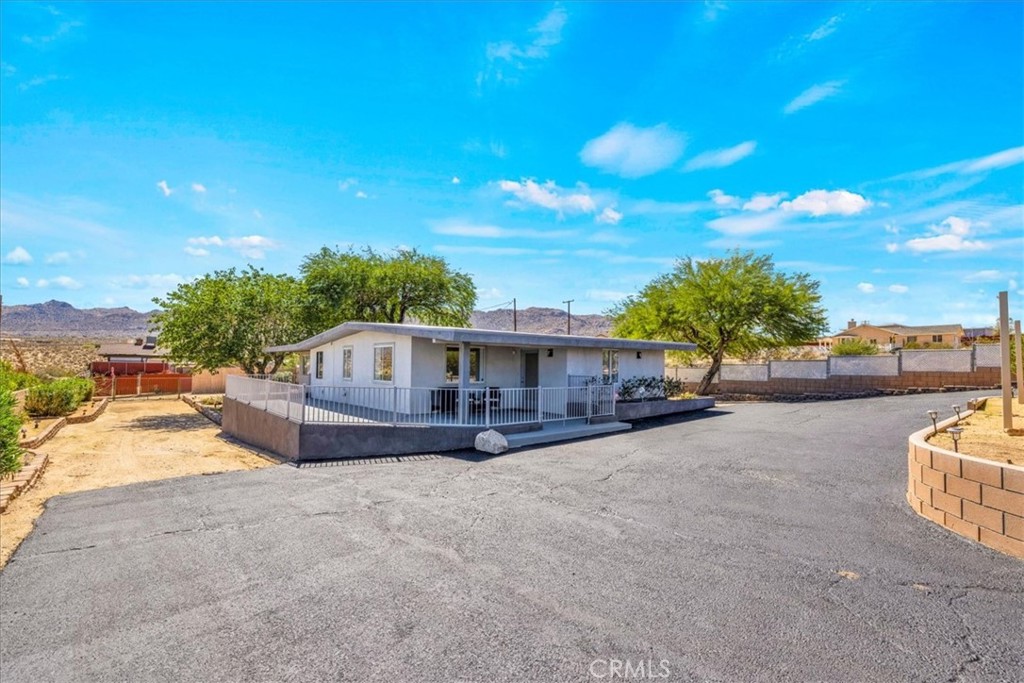 61833 Alta Mesa Property Photo 4