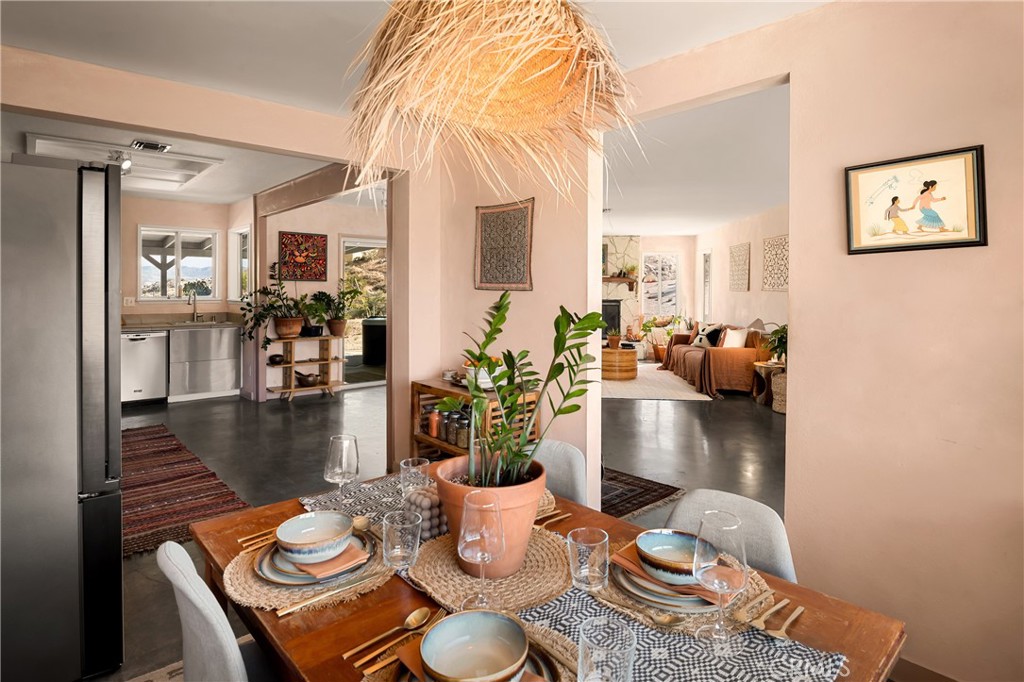 5887 Deerhurst Property Photo 4