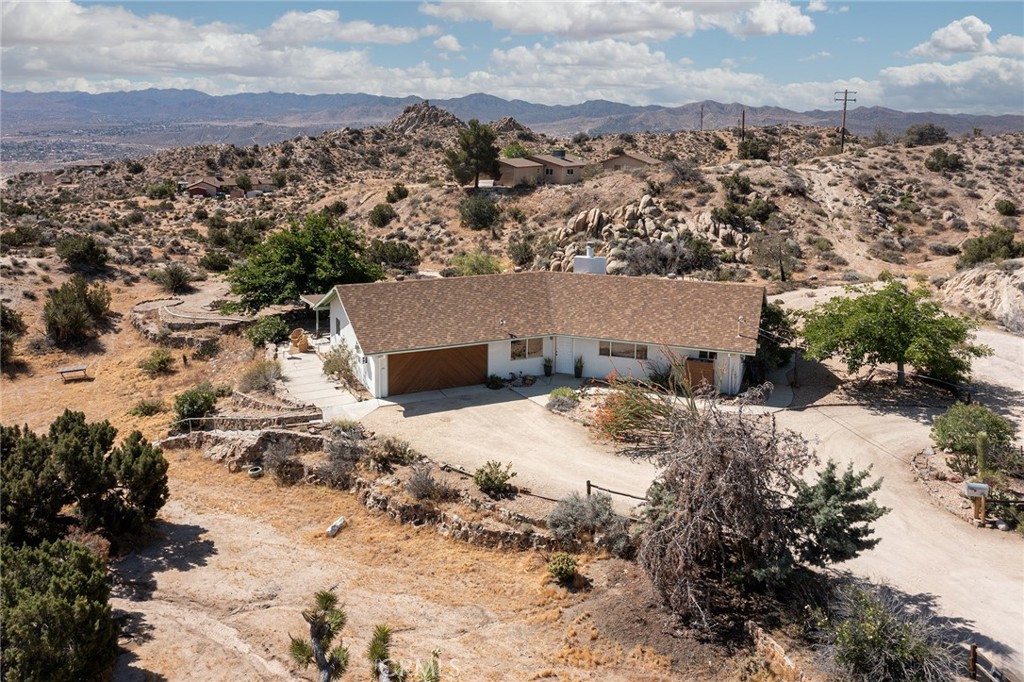 5887 Deerhurst Property Photo 8