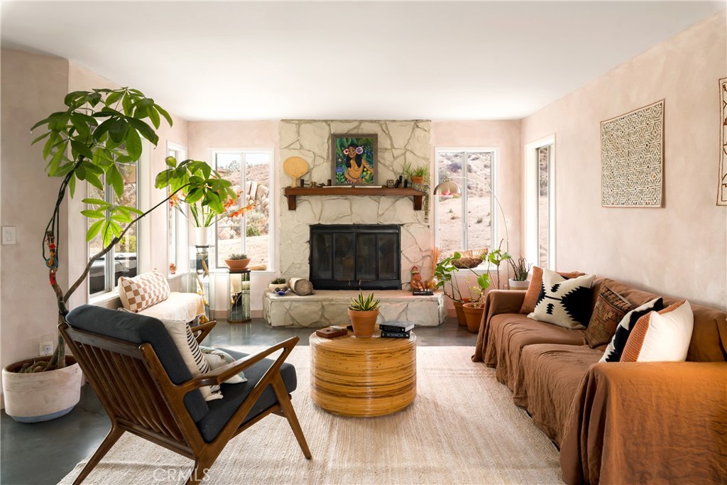 5887 Deerhurst Property Photo 14