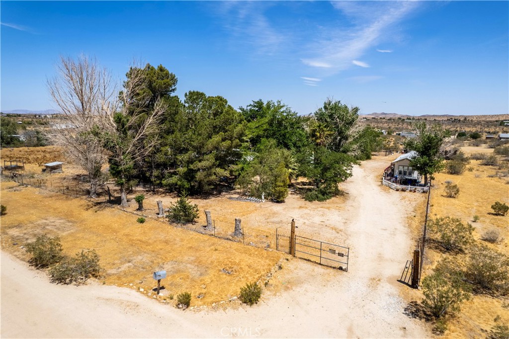 1471 Cherokee Property Photo 5