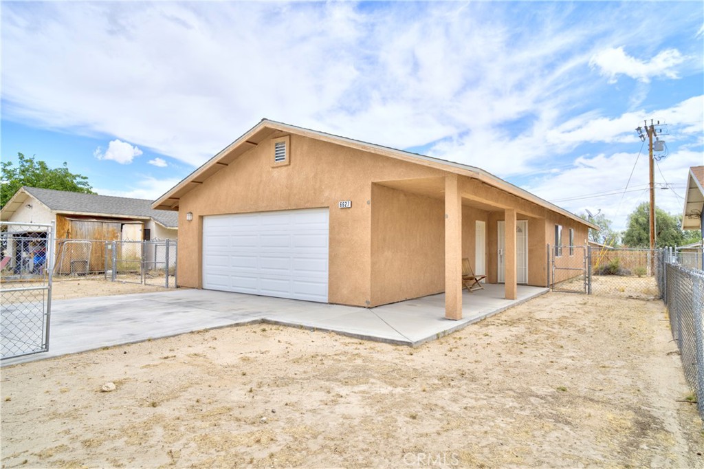6627 Smoketree Property Photo 1