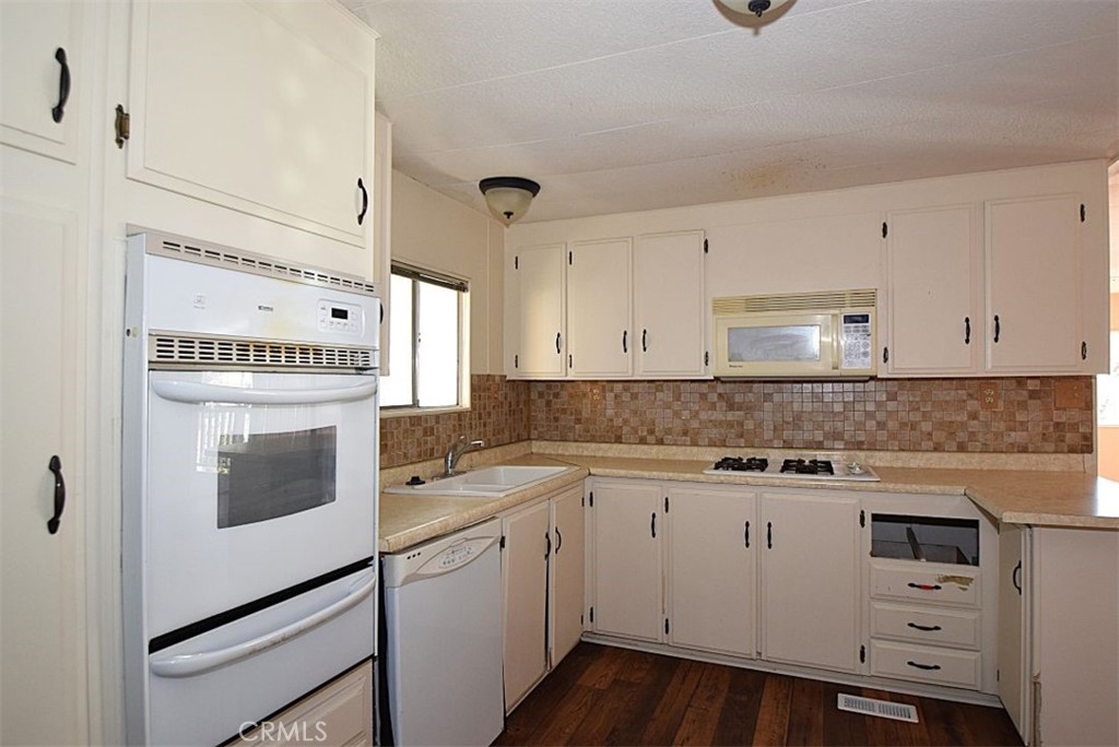56254 29 Palms Highway 30 Property Photo 7