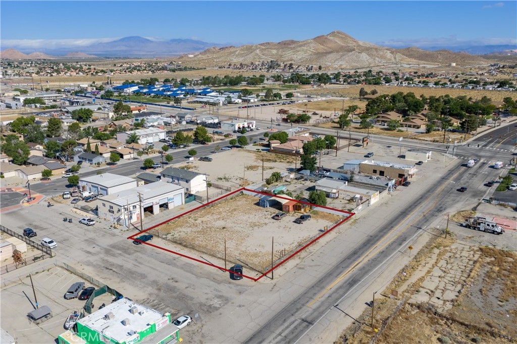 2909 Sierra Highway Property Photo 1