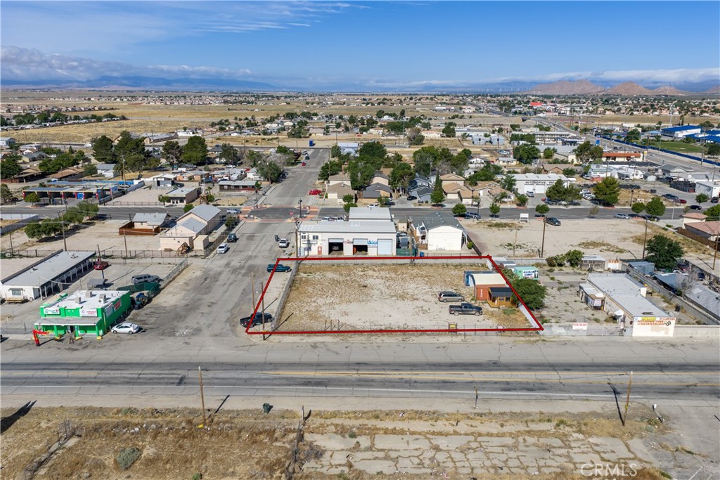 2909 Sierra Highway Property Photo 2