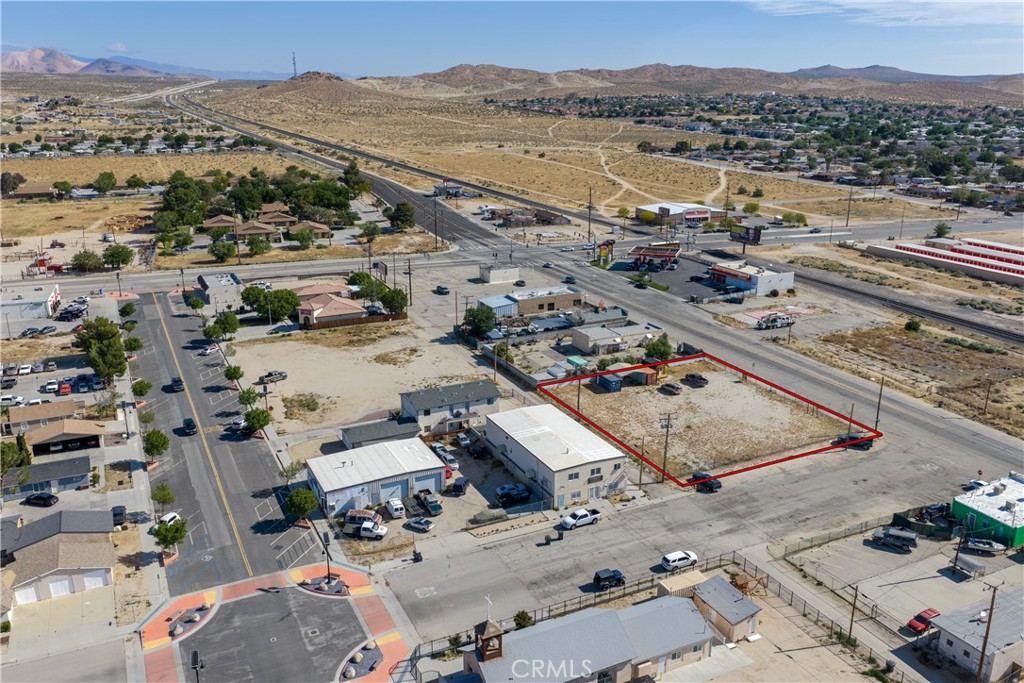 2909 Sierra Highway Property Photo 4
