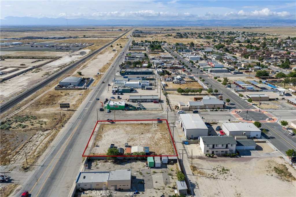 2909 Sierra Highway Property Photo 5