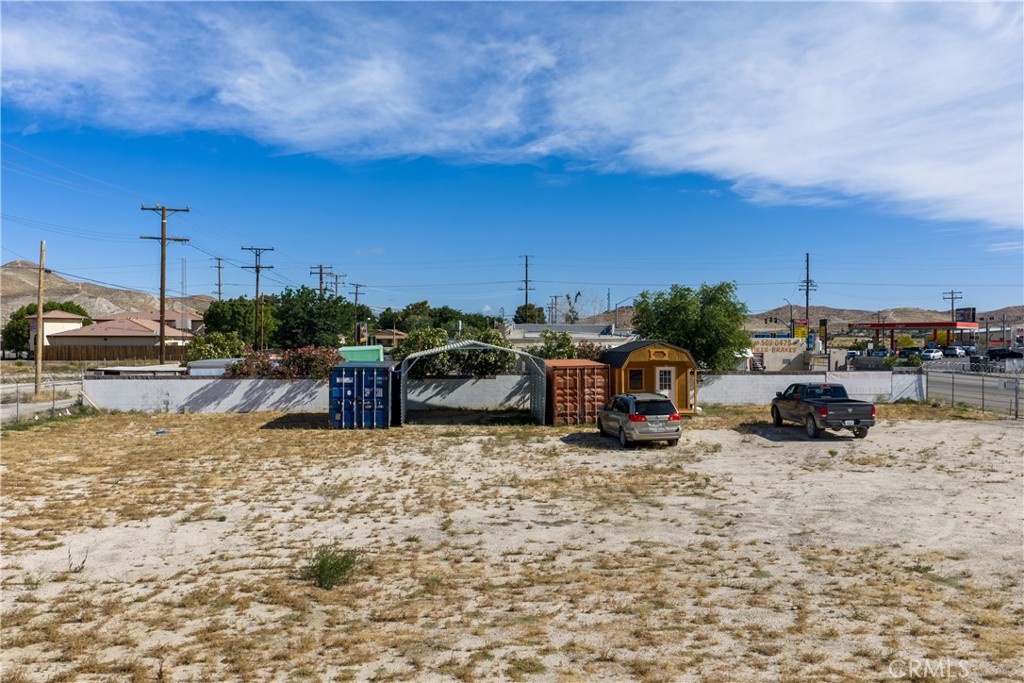 2909 Sierra Highway Property Photo 6