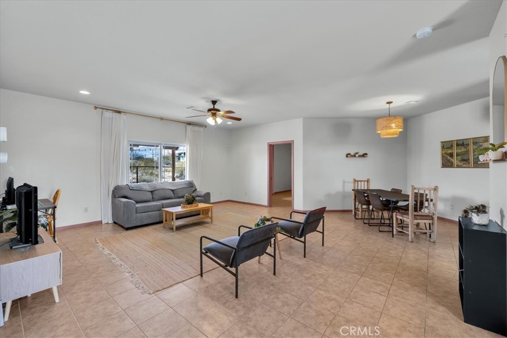 7425 Kellogg Avenue Property Photo 6