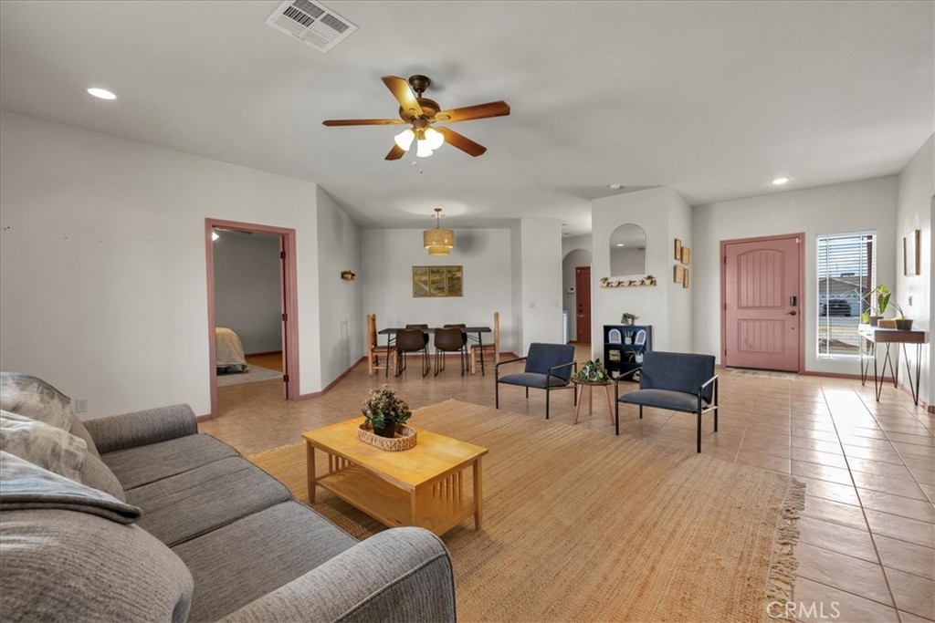7425 Kellogg Avenue Property Photo 8