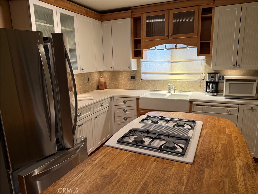 6586 El Rey Property Photo 3