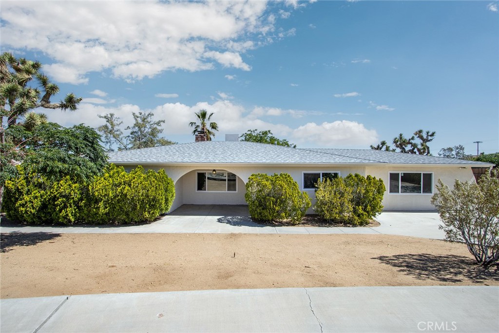58390 Delano Trail Property Photo 4