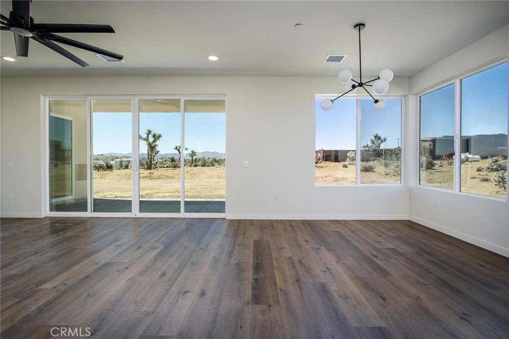 59423 Canterbury Street Property Photo 7