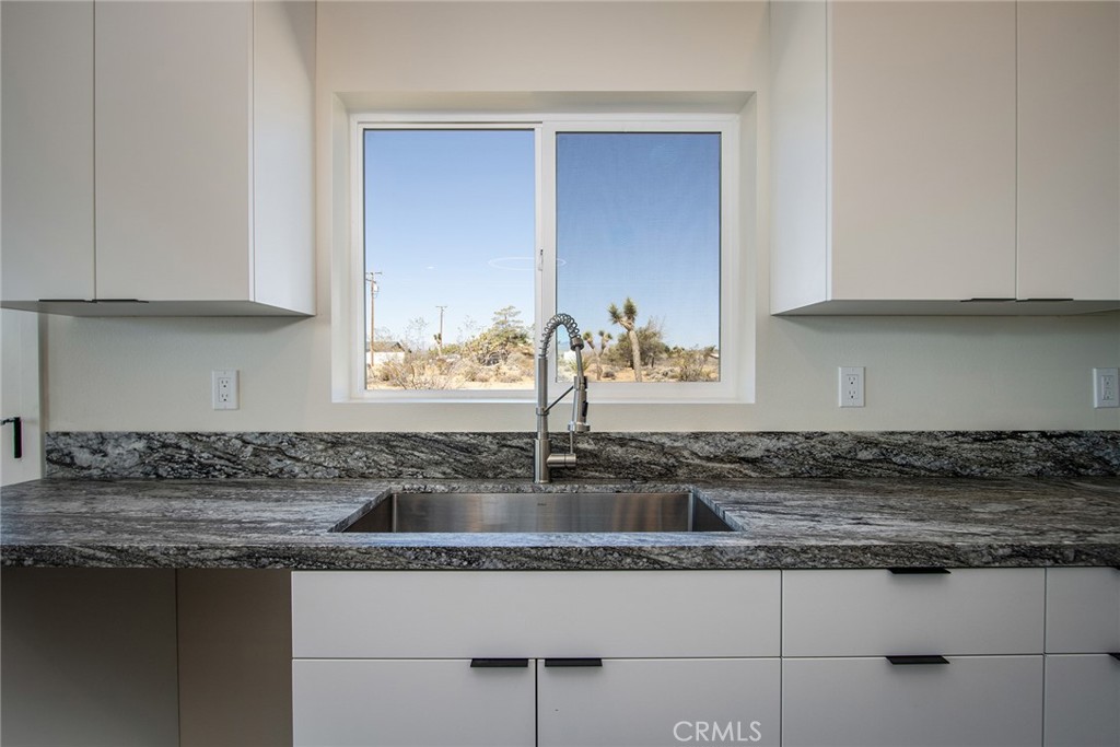 59423 Canterbury Street Property Photo 11