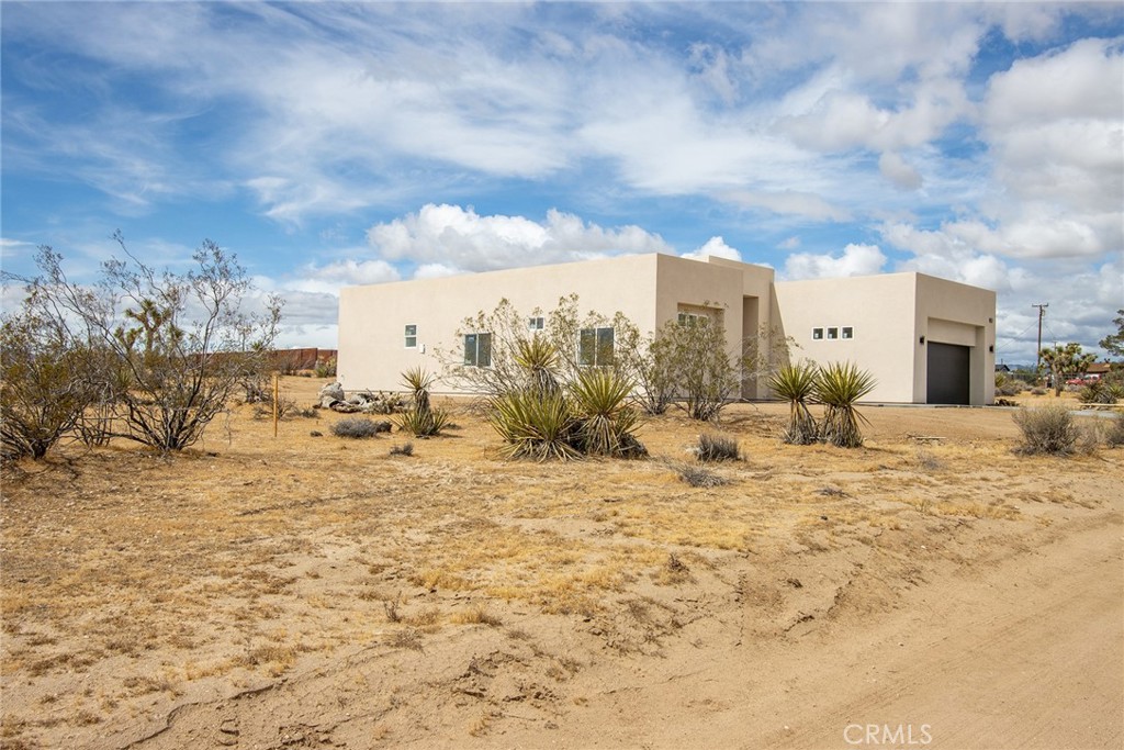 59423 Canterbury Street Property Photo 22