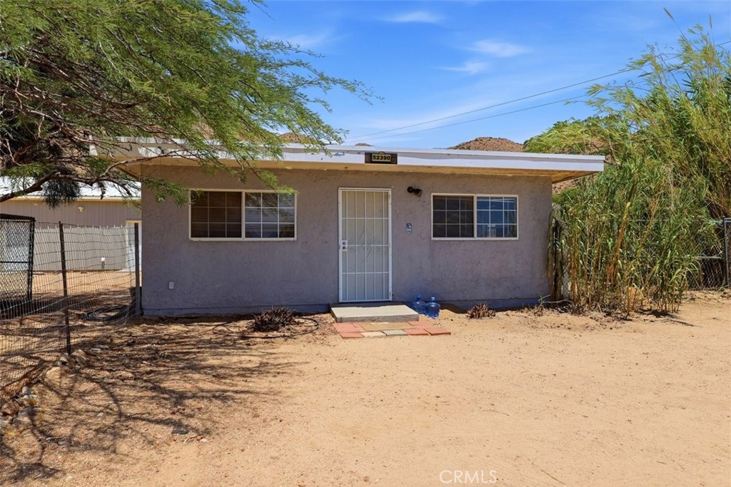 52390 Altadena Property Photo 6