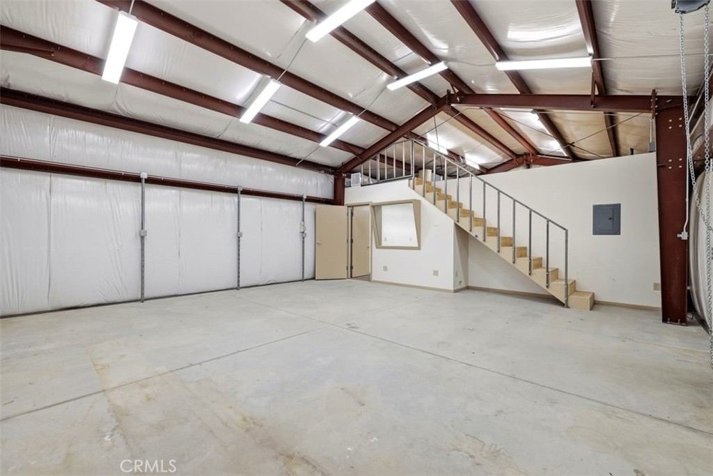 52390 Altadena Property Photo 10