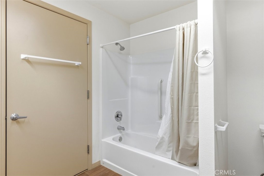 52390 Altadena Property Photo 15