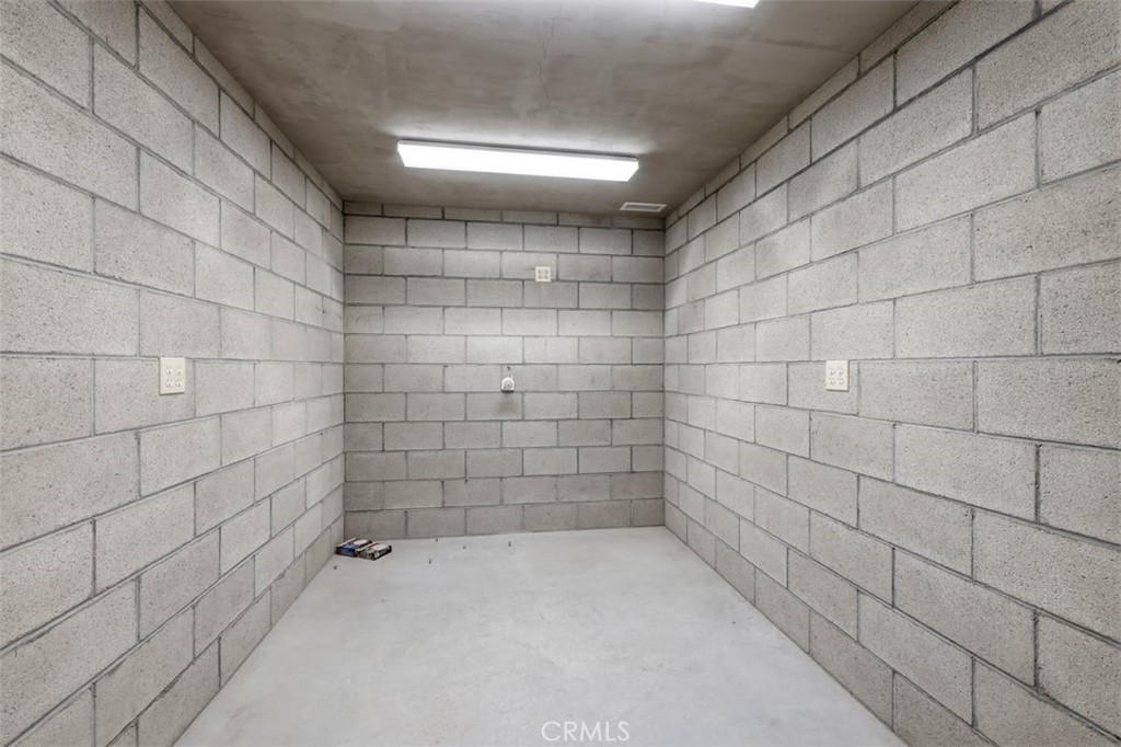 52390 Altadena Property Photo 17