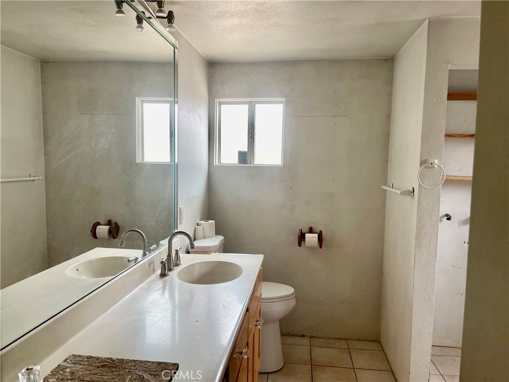 52390 Altadena Property Photo 21