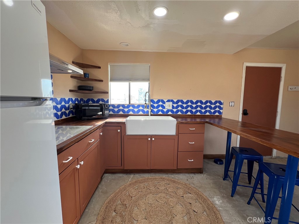 5226 Henry Road Property Photo 12