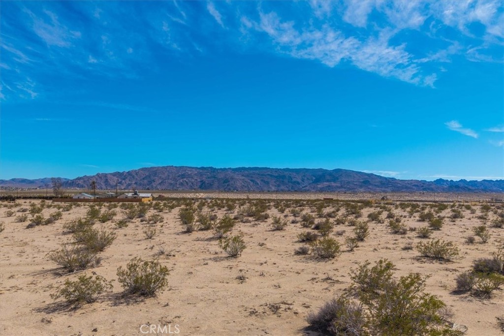 3888 Desert Heights Drive Property Photo 10