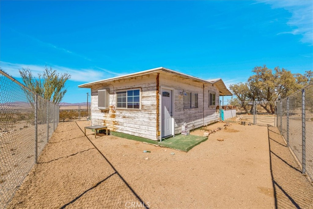 8138 Utah Trail Property Photo 3