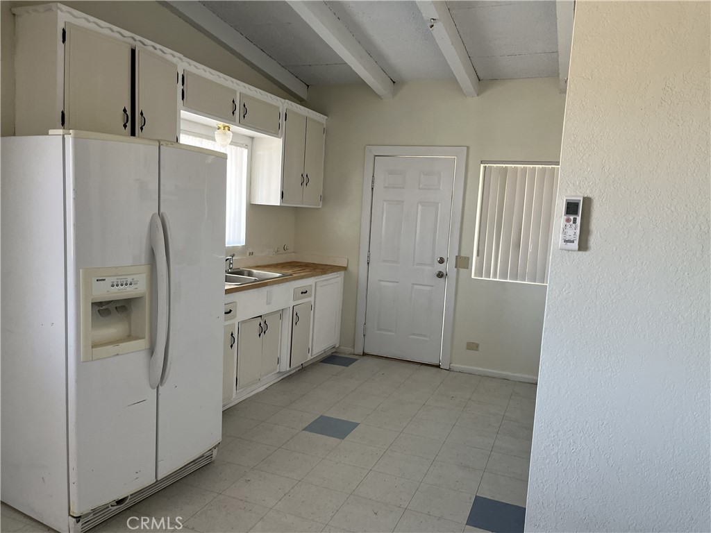 71995 Samarkand Property Photo 3