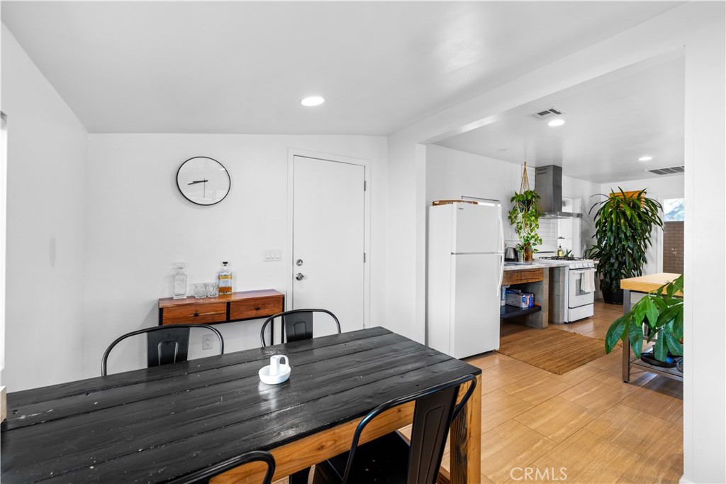 61879 Valley View Circle Property Photo 7