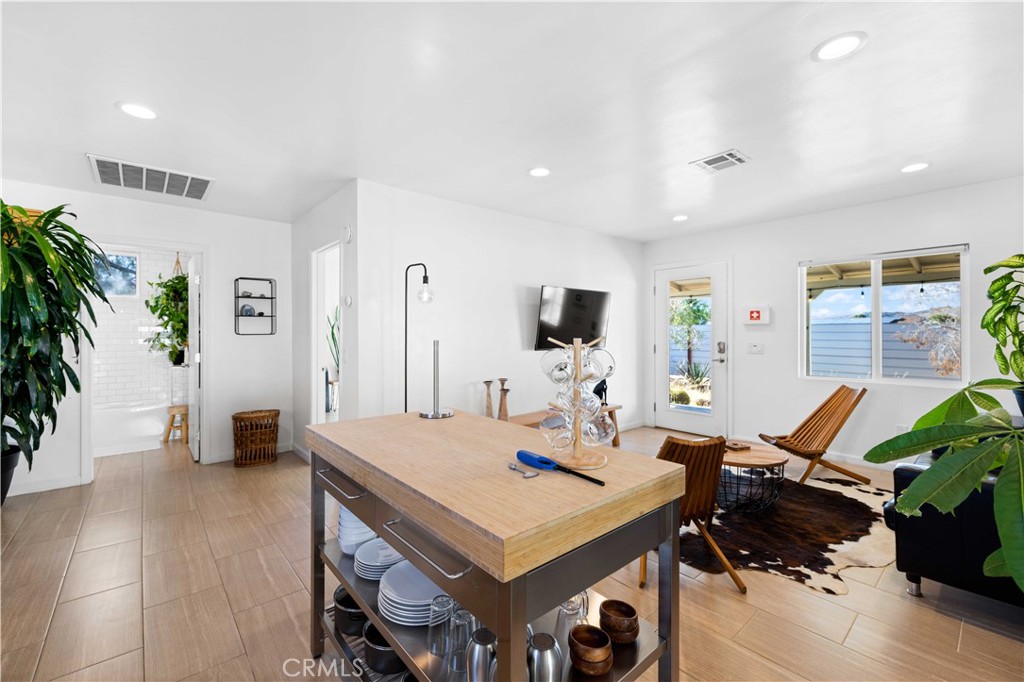 61879 Valley View Circle Property Photo 8