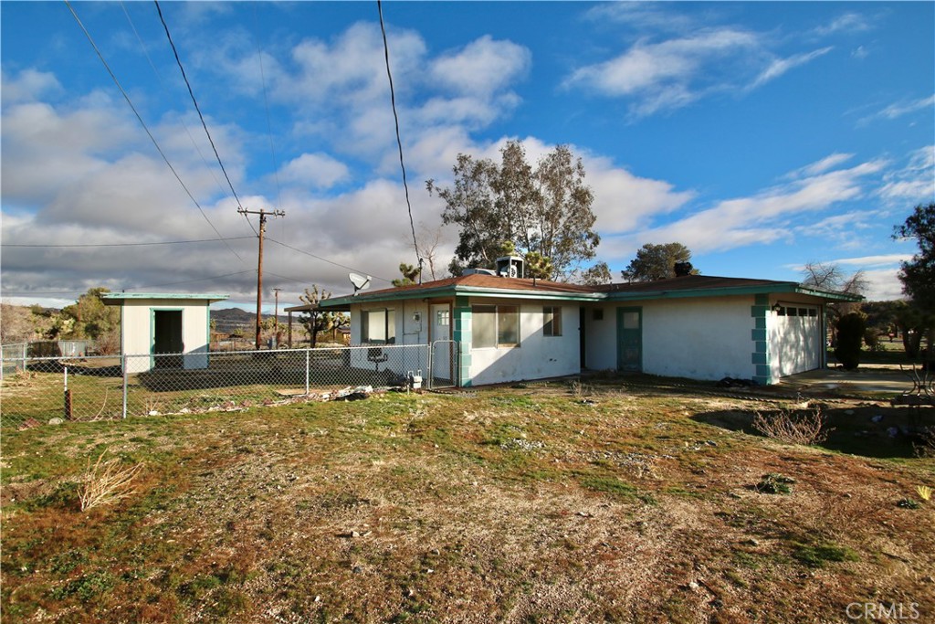 57136 Navajo Trail Property Photo 3