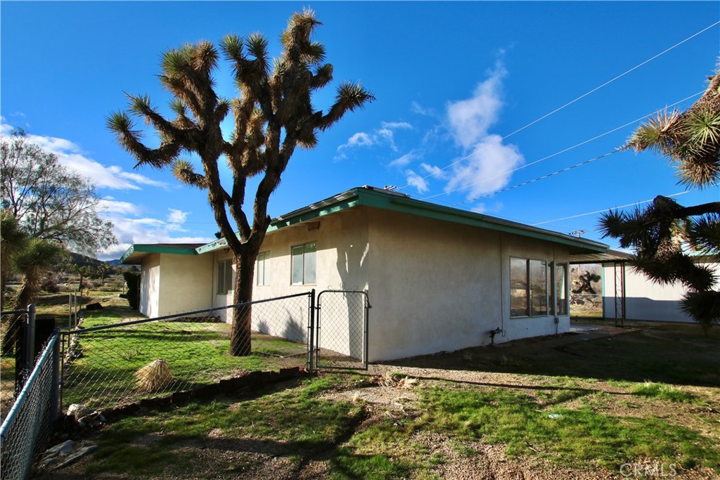 57136 Navajo Trail Property Photo 4