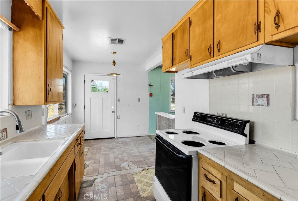 57136 Navajo Trail Property Photo 12