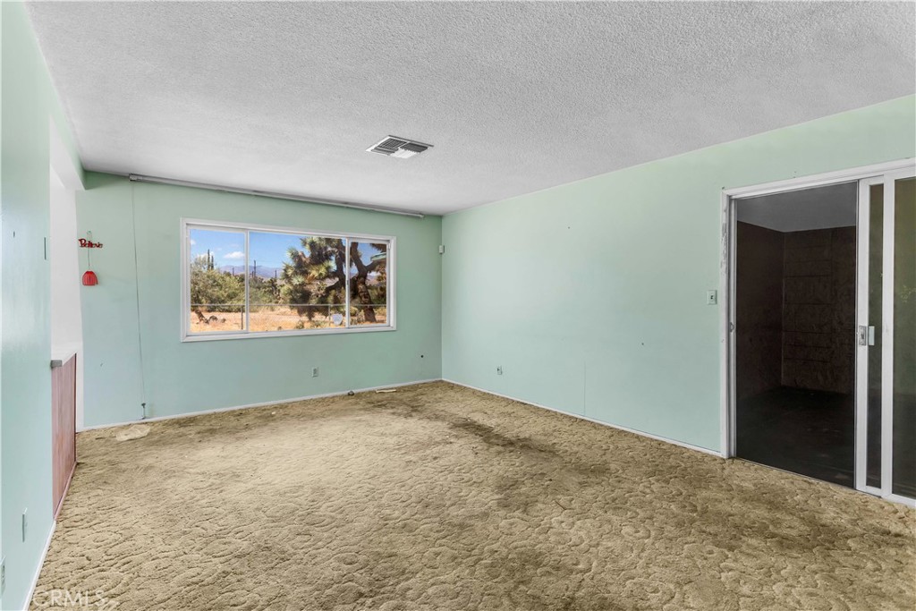 57136 Navajo Trail Property Photo 13