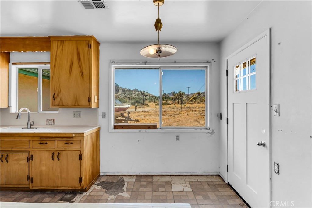 57136 Navajo Trail Property Photo 18