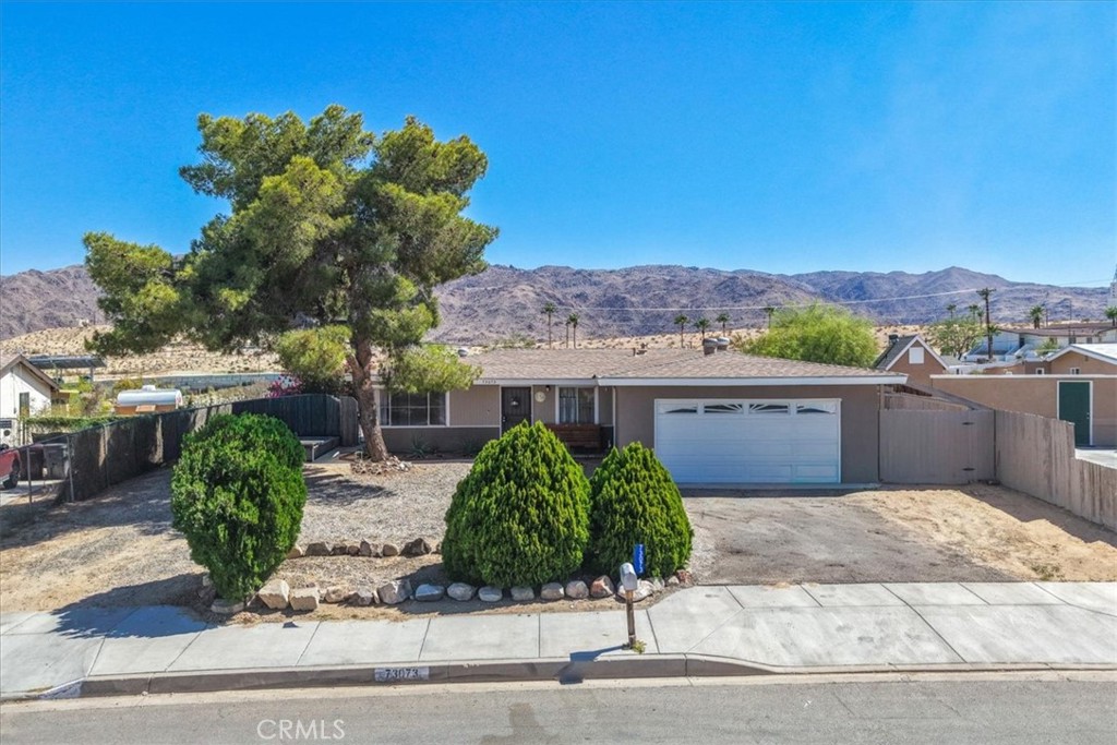 73073 Sun Valley Property Photo 2