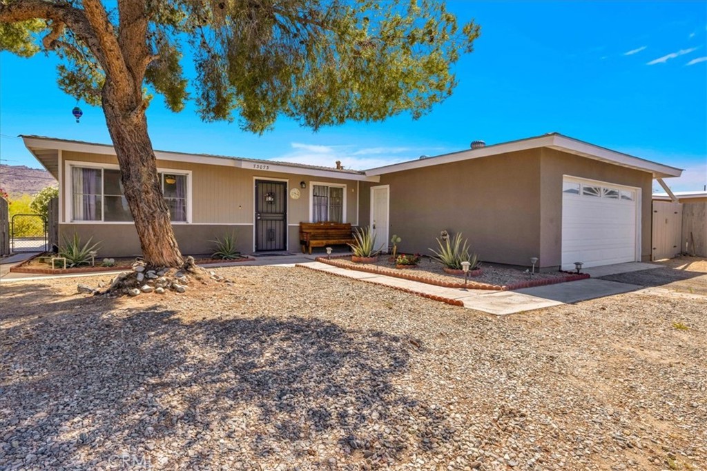 73073 Sun Valley Property Photo 3