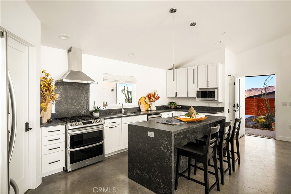 6715 Torres Property Photo 4