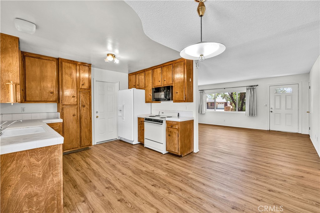 7446 Borrego Trail Property Photo 9