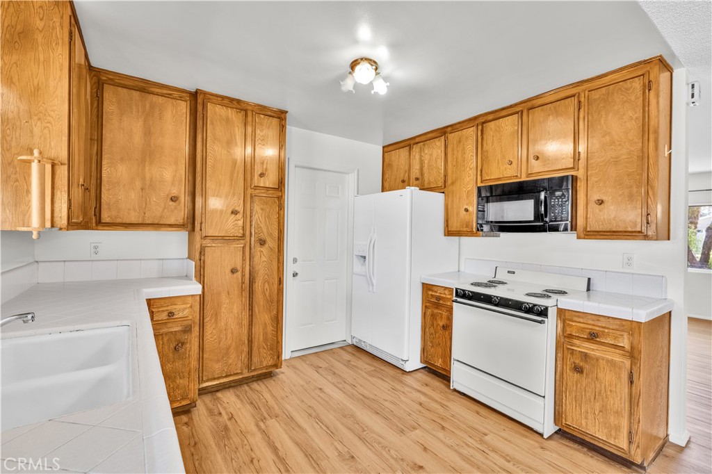 7446 Borrego Trail Property Photo 10