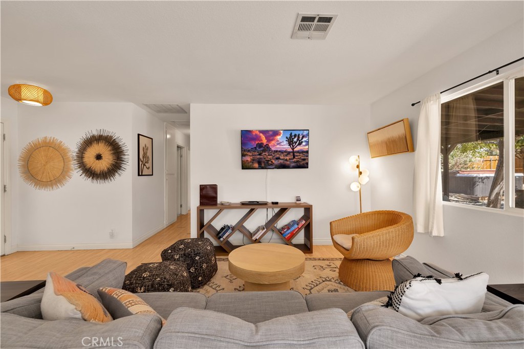61493 Desert Air Property Photo 5