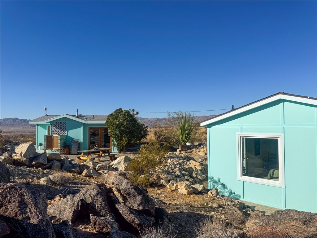2432 Hilltop Property Photo 11
