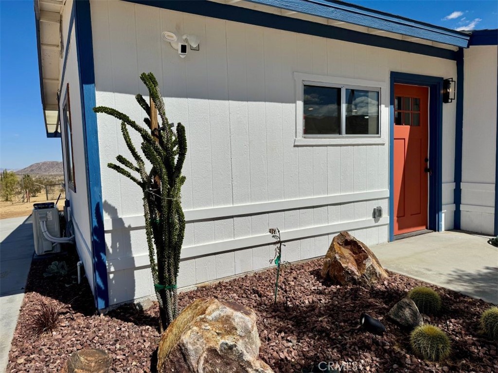 2675 Geronimo Trail Property Photo 2