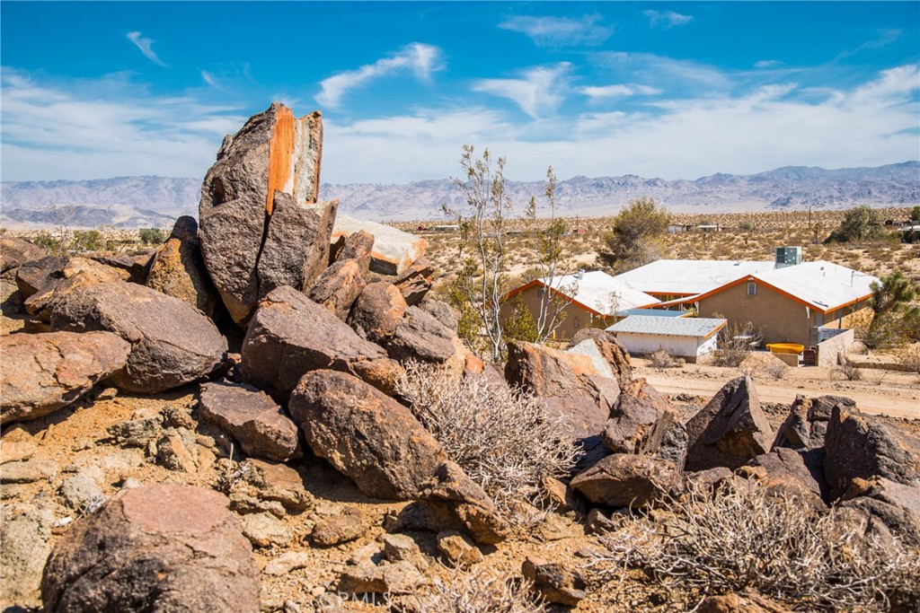 63525 Moonlight Mesa Property Photo 13