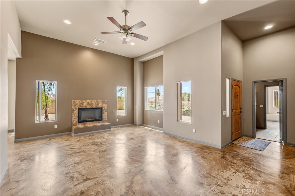 49110 Vista Property Photo 6