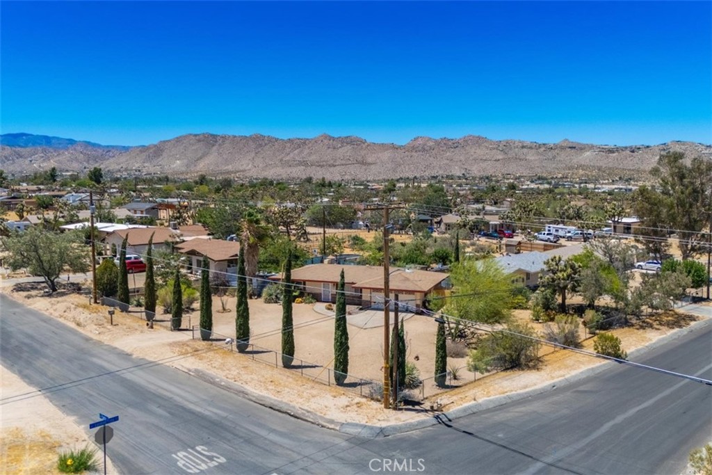 57556 Pueblo Trail Property Photo 8