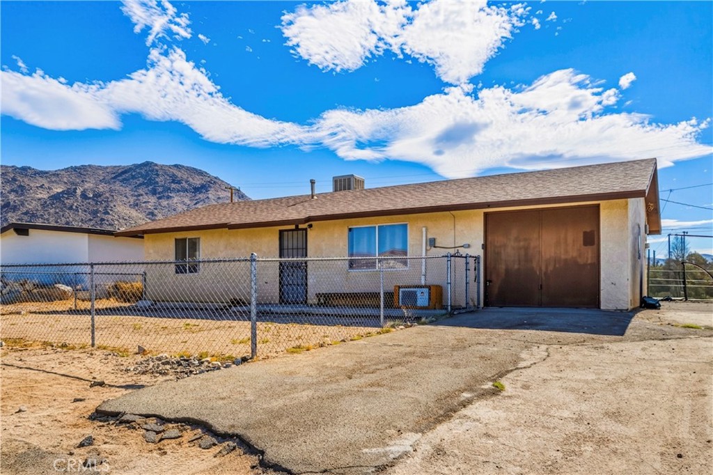 7004 49 Palms Property Photo 1