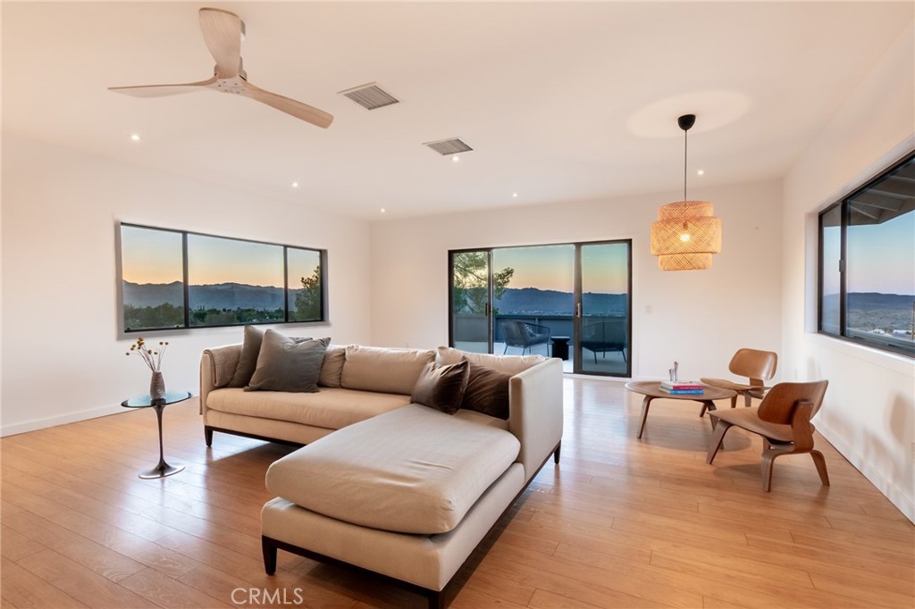 8708 Sage Property Photo 6