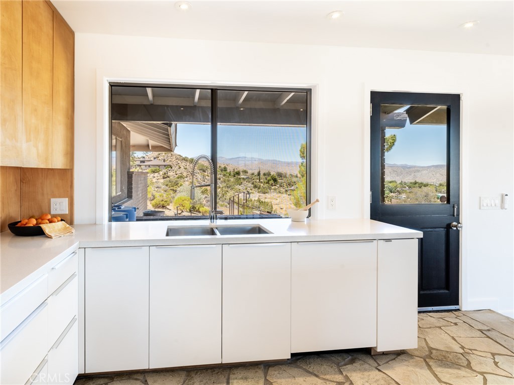 8708 Sage Property Photo 17
