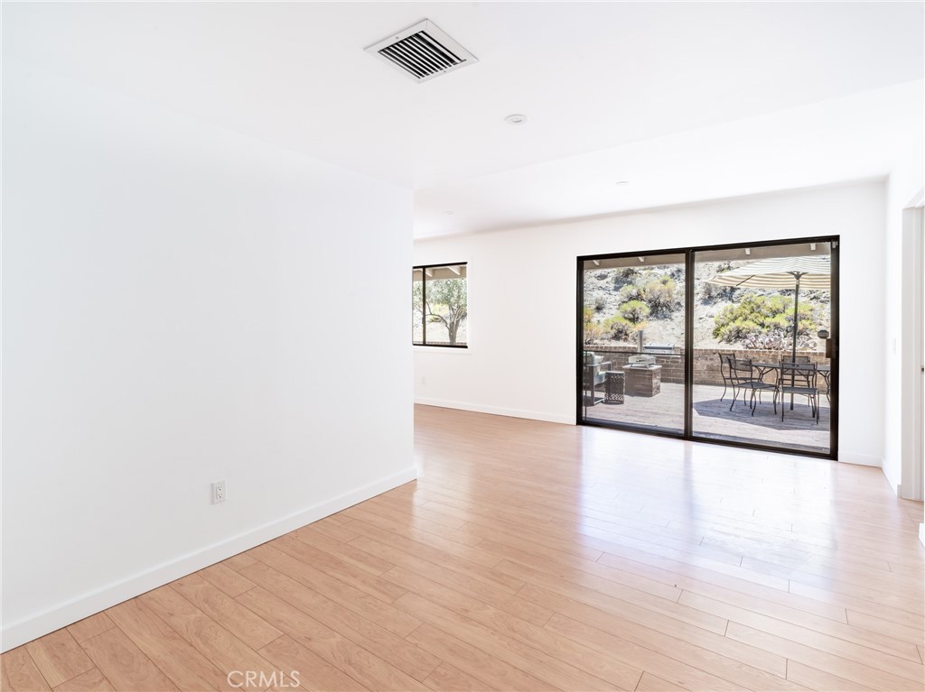 8708 Sage Property Photo 21